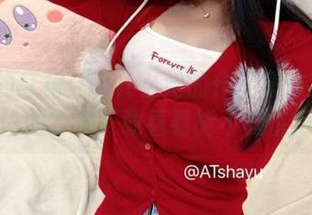 AT鲨的红裙：为什么她的作品集依然是最热门的？来下载看看能不能抗拒。