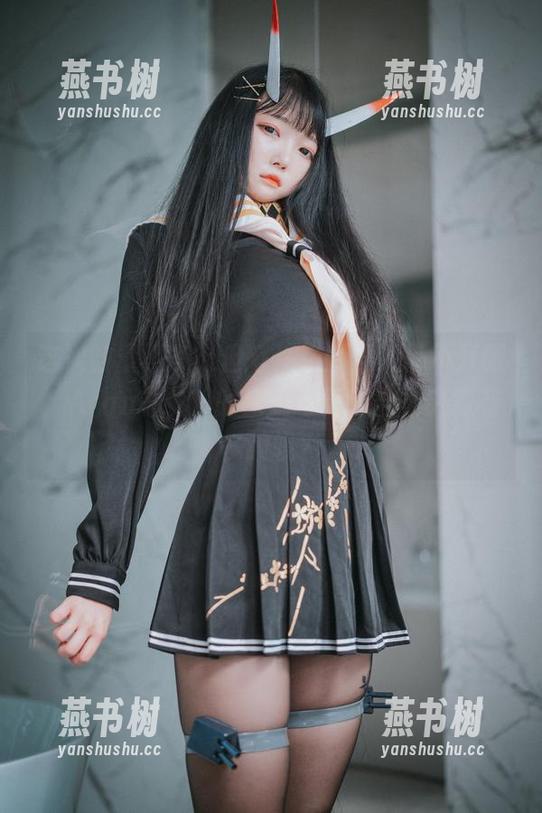 这次数量不多，但每一张都让人挪不开眼，Aram(아람)的眼镜写真的合集究竟有多强呢？