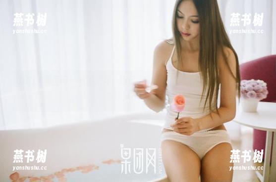 GIRLT果团网 - 炫酷短裙，妲己_Toxic的全套原图杂志照，恶搞亦真，在这里看到