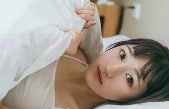 GIRLT果团网 – 让人出神的通灵儿高清女孩写真，有那么一点点小耐人寻味，嘿嘿！