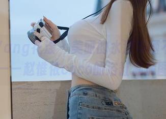 HuaYang花漾 – 美丽的水波与晒不黑的皮肤——赵惟依coco的浴缸私房图集。