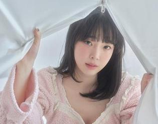 Kang Inkyung的新款迷你，写真资源都在这儿，让人想多翻几遍。