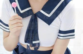 MFStar模范学院 – 何嘉颖的瑜伽精选：就像在看大自然的美妙，用心去体会那个旋转的手臂。