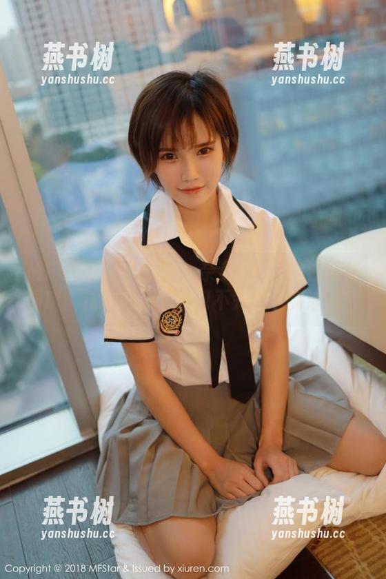 MFStar模范学院-奈美nana MFStar模范学院 - 奈美nana的泳装集训班:精选原图,为何不先拿个游泳圈?