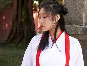 MiiTao蜜桃社 – 不能相信，Cris_卓娅祺的棉袜真能撑起整张照片