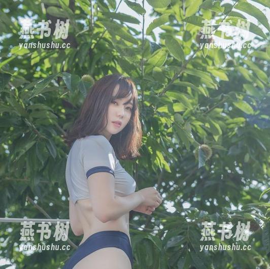 最新的MyuA(뮤아)学妹图册，陪伴你的将是满满的青春气息和一丝不安的悸动。