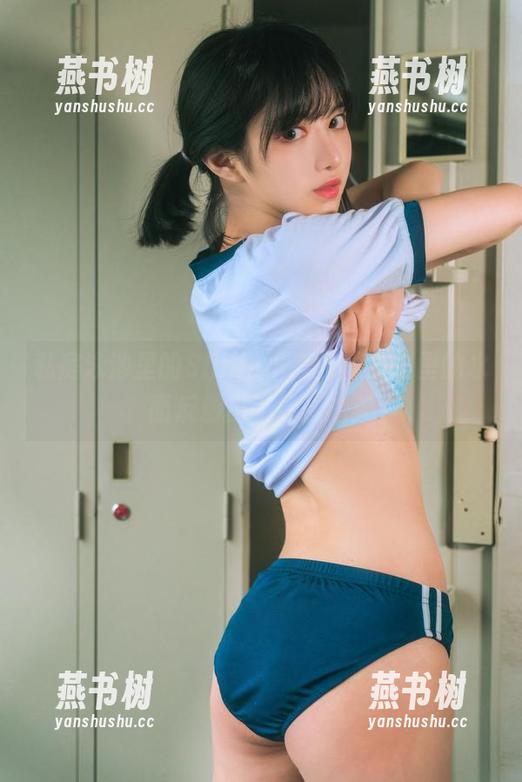 私房泳池里的Shika小鹿鹿，合集里的水面反射出不经意的美