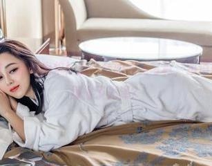 TGOD推女神 – 新鲜出炉！施忆佳的油亮写真，难道她是从润滑油那偷了光泽？