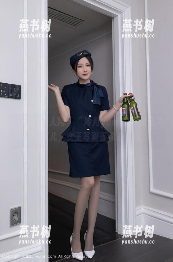 Xiuren秀人网 - “冷月yuer”真的又冷又有范儿，女王写真等你来亿当？