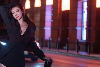 Xiuren秀人网 – 在云端与地面之间：林子遥的瑜伽图片更新，太惊艳了！