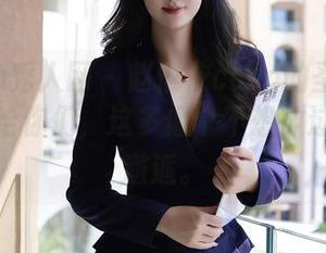 Xiuren秀人网 – 赵惟依coco的圣诞套图，分享给你们，这多像个不想放过的节日邂逅。