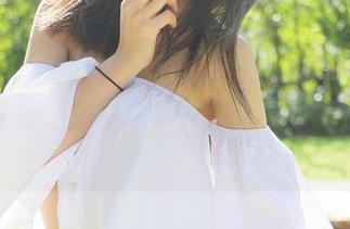 YouMi尤蜜荟 – 宋梓诺Bee的油亮表达：这组写真，估计传达了对光滑的一种执着，滑到不行。