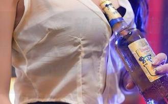 YouMi尤蜜荟 – 最新是小逗逗瑜伽套图：你以为是轻松伸展？我可是打着“多么优雅”的幌子练劈叉呢！