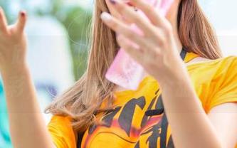 aiss – 欣杨的新少女快闪作品集，全新色彩，让人突然想找个甜筒。