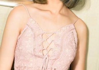 克拉女神 – 水手服？没听过的见面礼！依娜丝的写真集，快来下载，保证让你嘴角上扬！