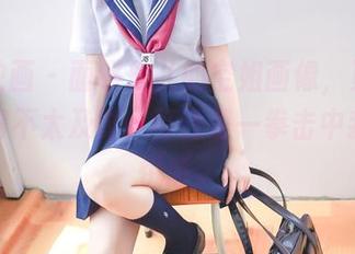 兔玩映画 – 面饼仙儿的空姐画像，更新也许来得不太及时，可还是一拳击中我的愉悦感。