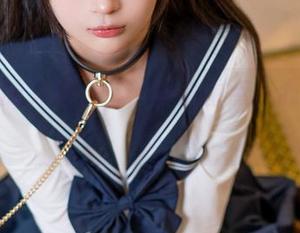 写真里的失眠小宁，脚是重点，心思在飘远