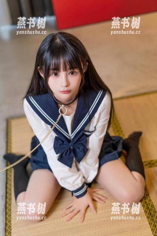 写真里的失眠小宁，脚是重点，心思在飘远