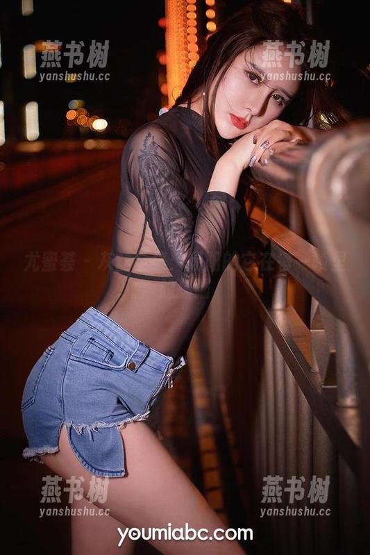 尤蜜荟-易阳 尤蜜荟 - 灰丝全集:易阳的它在每一帧里躲猫猫