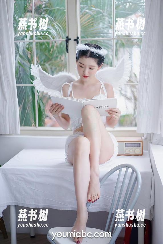 尤蜜荟-苏小曼 尤蜜荟 - 苏小曼的女仆风,真丝在图库中若隐若现