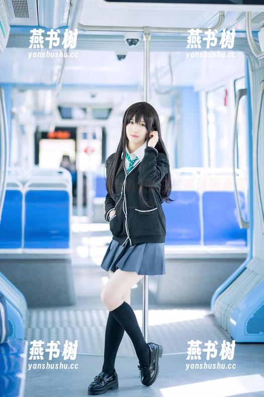 轻松一刻，弥音音ww的白丝高清图集值得你一览！