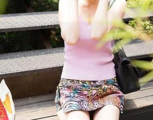 推女神 – 礼服可以很严肃，但梦娜Vanessa却偏偏不来这一套，快来找原图和图包，毕竟……这也太好玩了。
