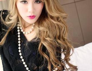推女神 – 欧尼anne的清纯套图又更新了，真是想不透，一个眼神就能把人杀到。