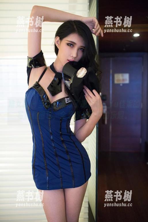 推女郎 - 当办公桌成了摄影棚：Yu佳妮的写真和图包，全是意想不到的乐趣。
