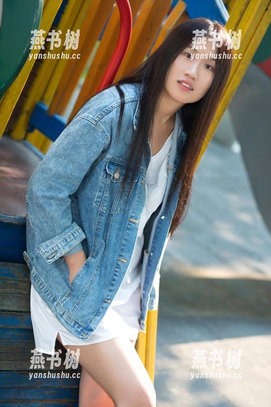 推女郎 - 看曾水的写真，真拿美足当武器了，这效果……啧啧。