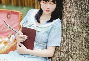 是依酱呀，今天的学姐定制图集真不一般