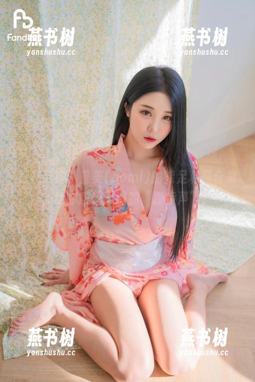 踩在云端，普美(bomi)的裸足私房合集，给你意想不到的“脚步声”！