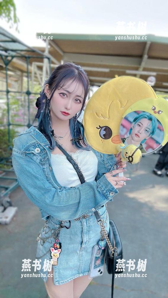 月城委员会的少女写真，真是让我低头走路了，什么情况啊！