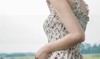 梦丝女神 – 早上的少女气息，晓晓定制图集的惬意，真让人想再躺一会儿。