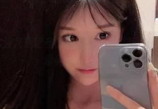 微密圈 – 沈汝凡超哇塞的美脚写真集更新：偶尔也得低调，脚尖在悄悄说话。