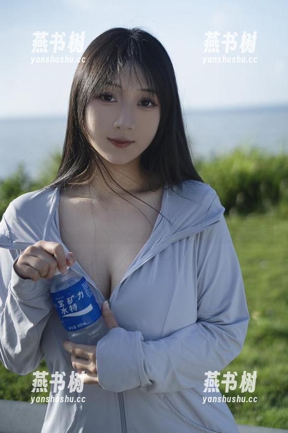 浅安安的双马尾美图，满满的青春气息，可我已经老了…