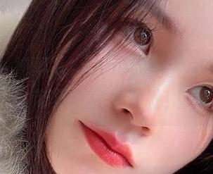 微密圈 – 禅雨儿Lynne的全套图集：视频带看，莫走神哦！