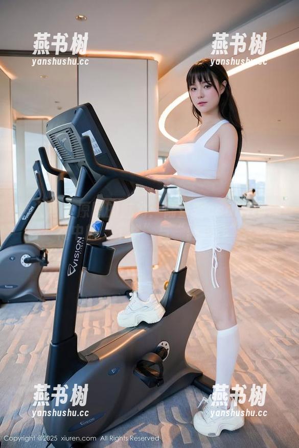 秀人网 - 原图的魅力：陆萱萱cecillia旗袍中的“干货”与“骚操作”