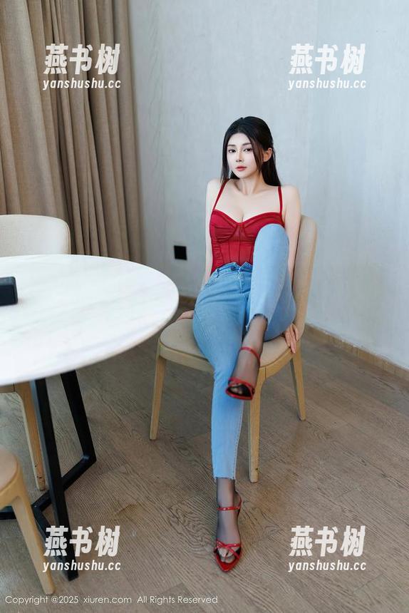 秀人网 - 龙籹cool的水手服套图精选，每一张都在低语，又喧哗？