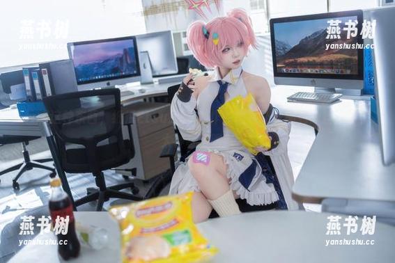 校服这种东西，纸悦Etsu_ko的作品居然让我感到一丝亲切，太神奇了吧？