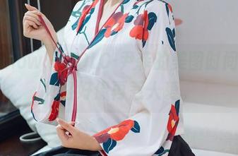 花漾show – SOLO-尹菲的美图时间，JK风格好像再惹人爱。