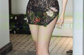 花漾show – 艾栗栗栗栗栗栗吖的高清黑丝内衣图集，你说再看一次会不会被发现？我还想再看