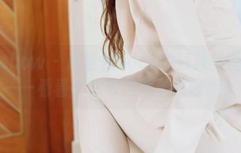 花漾show – 赵惟依coco的短裙美图合集——看着都想拿这裙子去散步！