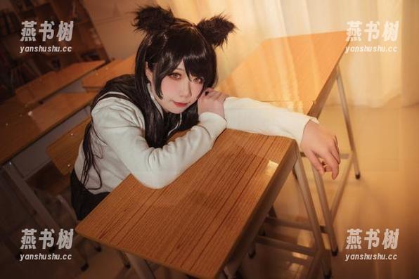 在线瞄到贞子蜜桃的碧蓝航线爱宕高雄制服，有人试过搭配吗？怪怪的但又想拥有。