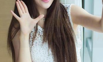 青豆客 – 看能不能借着雪Baby泳装图包，让我变成泳池女神——下载有风险！