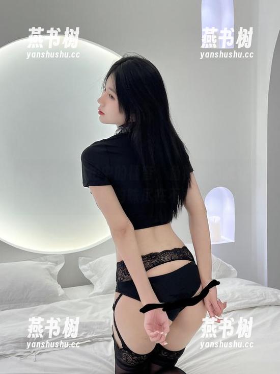 微密圈 - 私拍中的福音，鱼神鱼的泳衣资源，水的韵味尽在不言中。